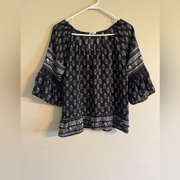 2/$15 Maurice’s Top - Picture 1 of 5